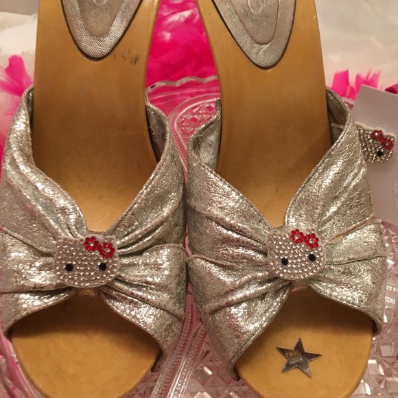 adorbale vinatge y2k heels and earings with crystal hello kitty details! - Picture 5 of 10
